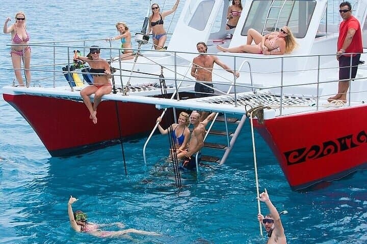 Afternoon Ali'i Adventure: Kona Catamaran Snorkel & Sail photo 2
