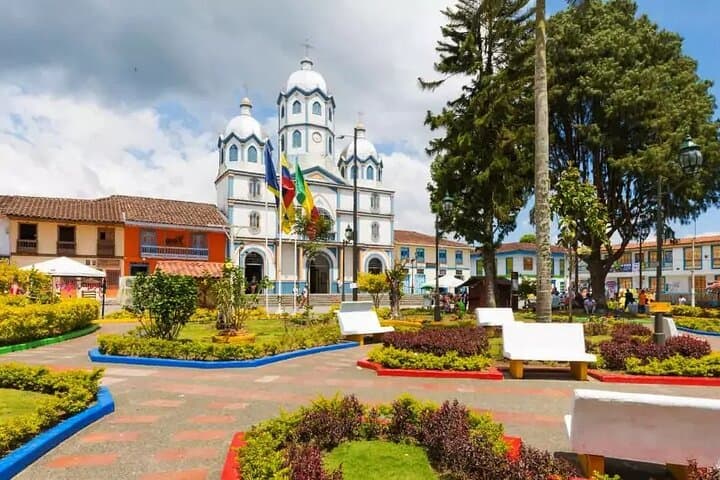 Cocora Valley Day Hike and Filandia Cultural Tour from Salento photo 1