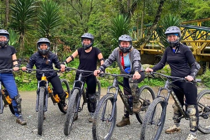 Downhill Mountain Bike Tour to La Carbonera — Salento Wax Palm Ride photo 4