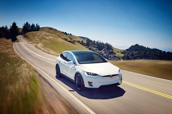 Nashville to Jack Daniel's Distillery: Private Tesla Chauffeur Day Trip