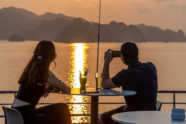 2-Day Lan Ha Bay 5-Star Cruise: Kayak Tra Bau, Quan Y Cave & Cat Ba photo 4
