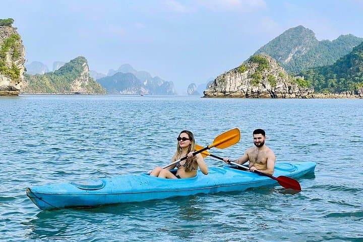 2-Day Lan Ha Bay 5-Star Cruise: Kayak Tra Bau, Quan Y Cave & Cat Ba photo 3