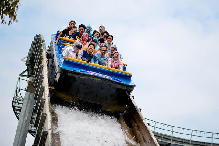 Dream World Bangkok: Unlimited Rides, Snow Town & Family Fun photo 2