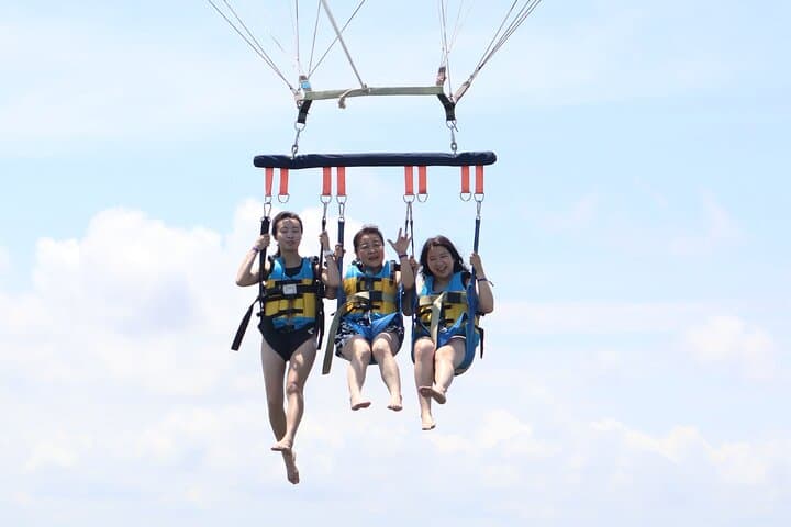 Morning Parasailing in Nusa Dua: Soar Above Bali’s Turquoise Coast photo 4