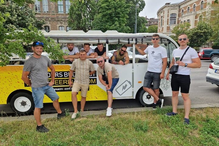 Budapest BeerBus Tour — 60-Min Electric Sightseeing with Unlimited Draft Beer