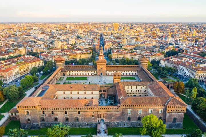 Private Walking Tour of Milan: Duomo, Galleria & Sforza Castle photo 2