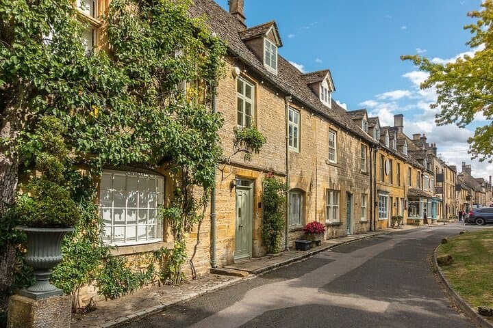 Cotswolds Villages Day Trip from London: Burford, Bibury, Bourton & Stow photo 4