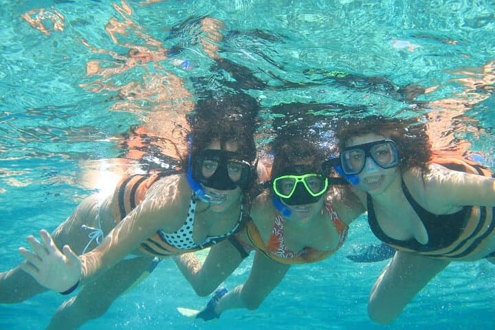 Catamaran Sailing to Isla Mujeres from Cancun: 5-Hour Snorkel, Beach & Open-Bar Escape photo 3