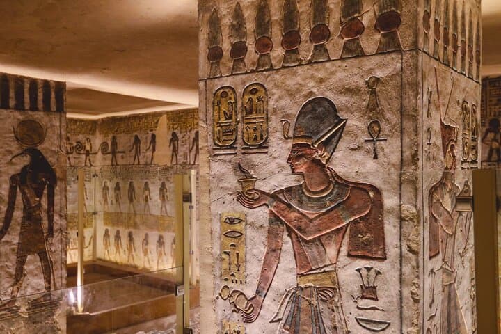 Dahabiya Cruise Luxor to Aswan — 4-Night Nile Voyage and Temple Highlights