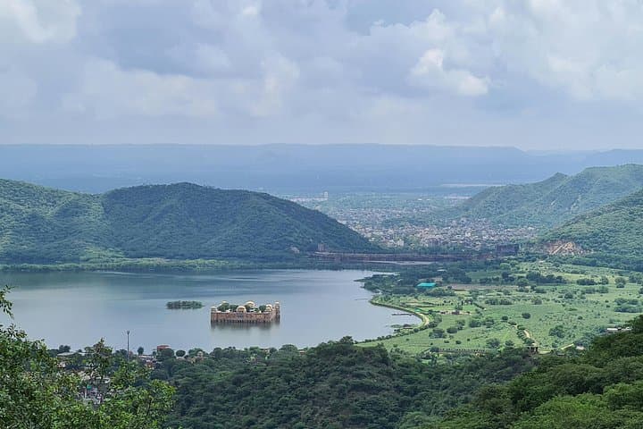 Private Jaipur Day Tour from Delhi — Luxury Car, City Highlights in One Day photo 4