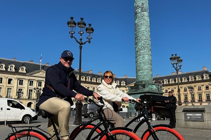 Paris Main Sights Bike Tour: 3-Hour Guided Ride Past the Eiffel & the Louvre photo 4