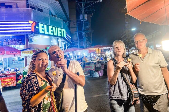 Chiang Mai Twilight Wonders: Temples, Markets & Local Flavors