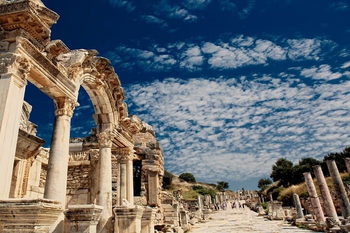 Pompeii and Vesuvius Half-Day Private Tour from Naples — Tickets Included photo 3