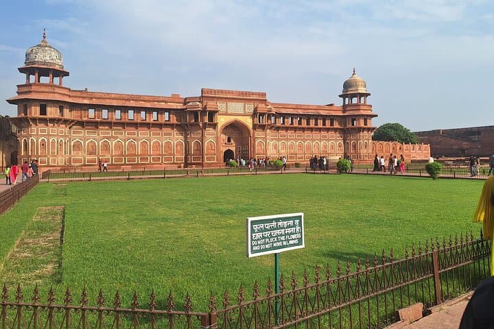 Same-Day Taj Mahal & Agra Fort by Train from Delhi — Full-Day Cultural Tour photo 4