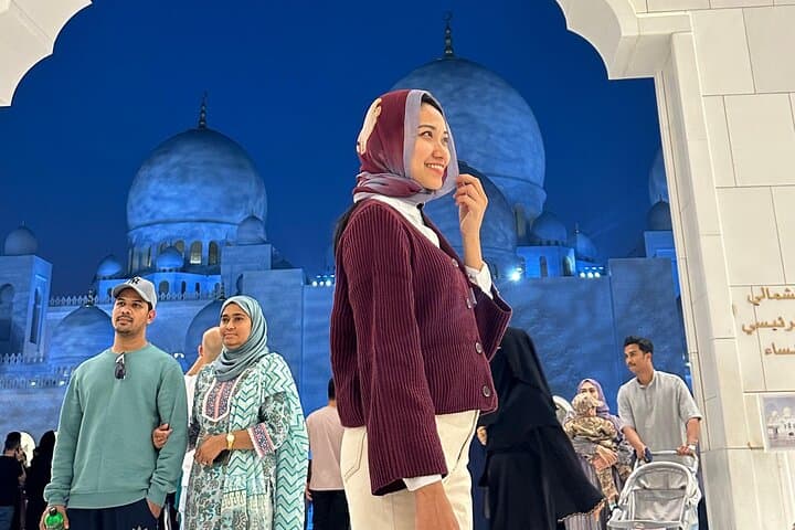 Abu Dhabi Day Trip from Dubai: Sheikh Zayed, Heritage Village & Ferrari World photo 4