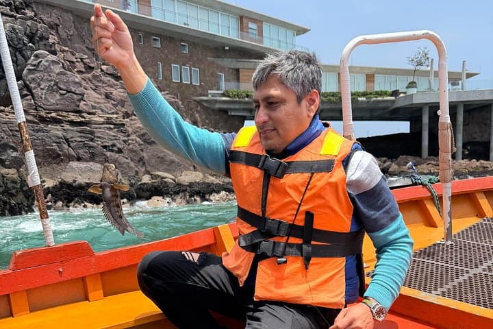 Pucusana Fishing Tour & Mini Galapagos Boat Trip with Ceviche Lunch