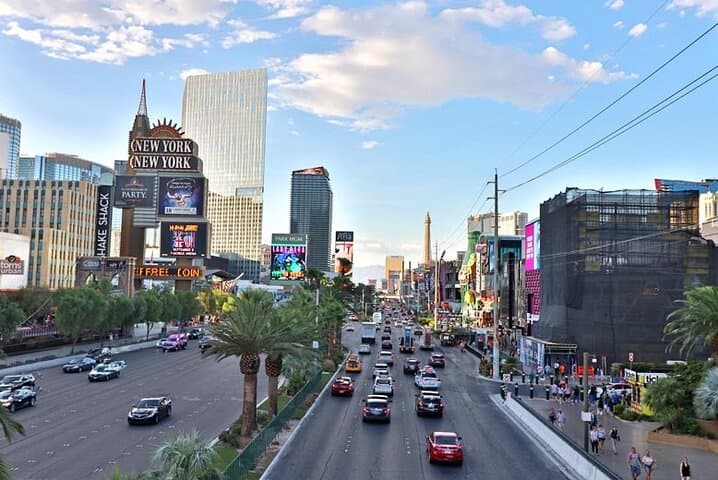 Las Vegas City Tour: Strip & Fremont Guided Drive photo 5