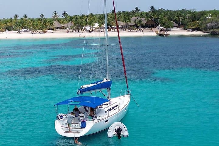 Private Luxury Sailing from Casa de Campo to Catalina Island: Snorkel The Wall on a Restored Hollywood Sailboat photo 4