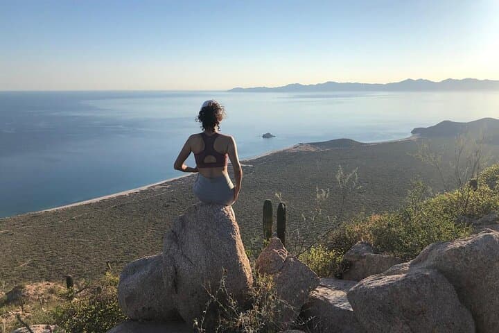 Private Hiking in La Paz: Challenging 3-Hour Coastal Ridge Hike