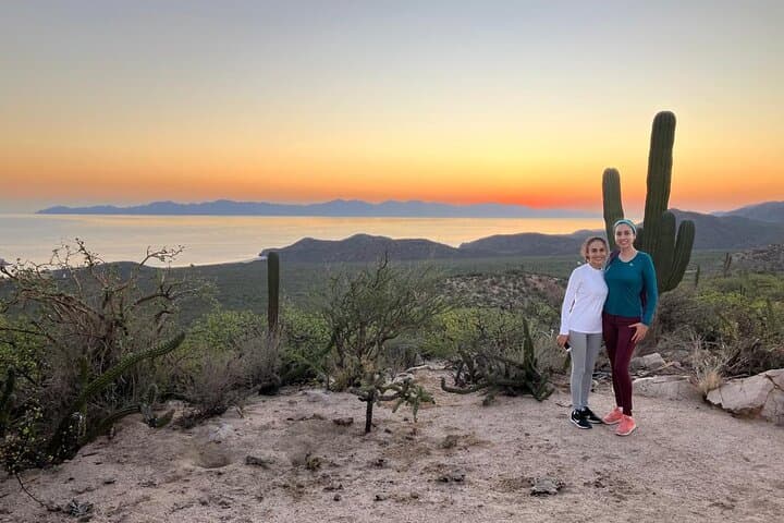 Private Hiking in La Paz: Challenging 3-Hour Coastal Ridge Hike photo 5