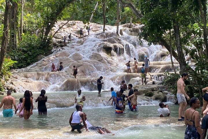 Green Grotto Caves and Dunn's River Falls Day Trip from Montego Bay
