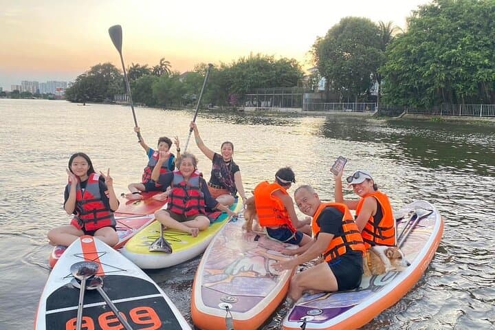 Ho Chi Minh City Private Tour with Saigon River SUP: Landmarks & Paddle Adventure
