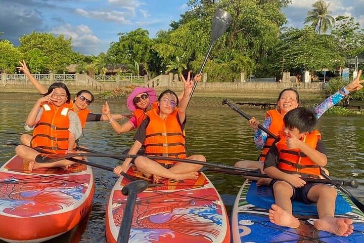 Ho Chi Minh City Private Tour with Saigon River SUP: Landmarks & Paddle Adventure photo 2