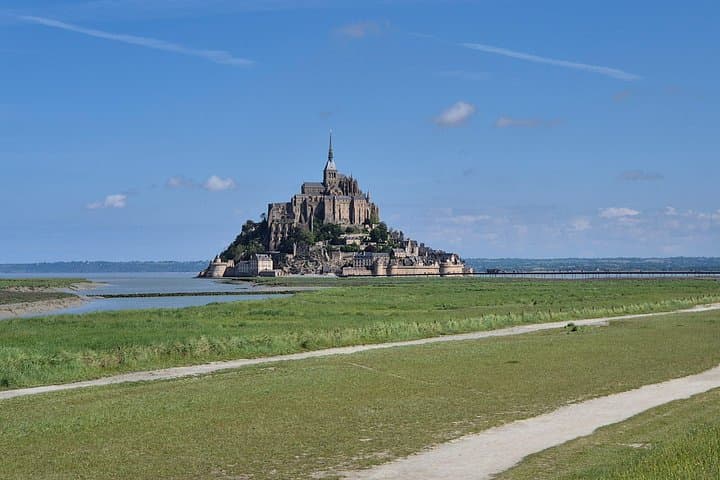 Full-Day Private Tour: Mont Saint-Michel and Normandy D‑Day Beaches from Paris