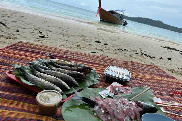 Koh Lipe Private Fishing, BBQ, Sashimi & Snorkeling Boat Tour photo 3