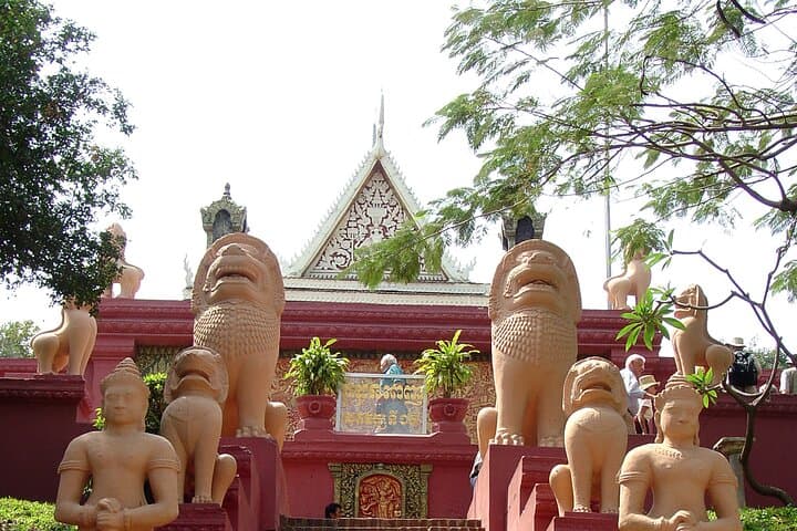 Phnom Penh Private Full-Day: Royal Palace, Tuol Sleng & Killing Fields Tour photo 2