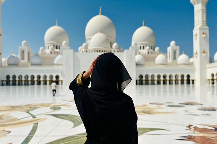 Private Sheikh Zayed Grand Mosque Tour from Dubai — Insider Guide to Abu Dhabi’s White Marble Masterpiece
