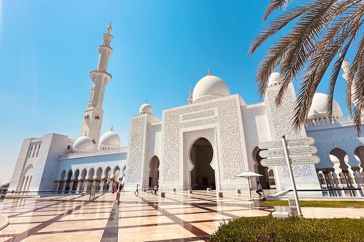 Private Sheikh Zayed Grand Mosque Tour from Dubai — Insider Guide to Abu Dhabi’s White Marble Masterpiece photo 5