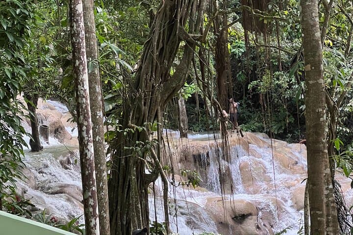 Climb Dunn's River Falls: Jamaican Escapade at Ocho Rios photo 4
