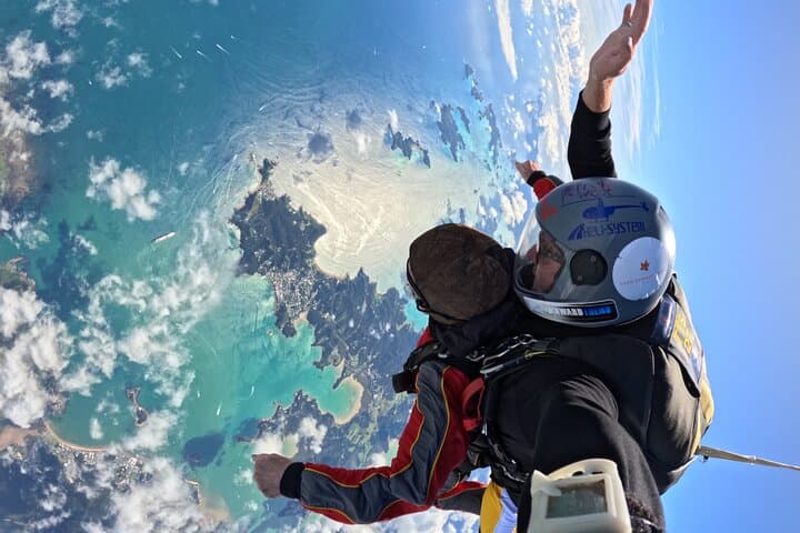 Bay of Islands 16,000ft Skydive — Tandem Freefall Over 144 Islands photo 3