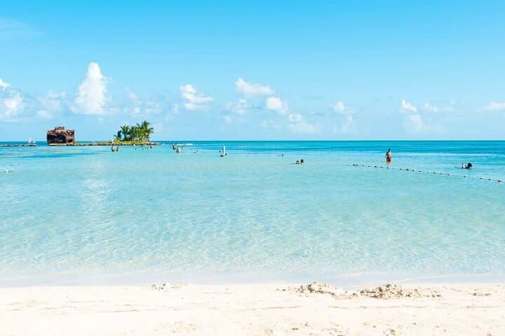 Pontoon Tour to Aquarium, Haynes Cay & Mangroves — San Andrés Sea of Seven Colors photo 2