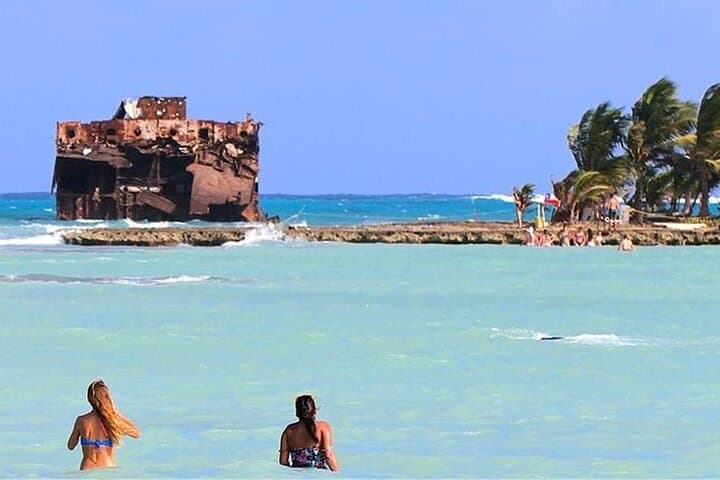 Pontoon Tour to Aquarium, Haynes Cay & Mangroves — San Andrés Sea of Seven Colors photo 3