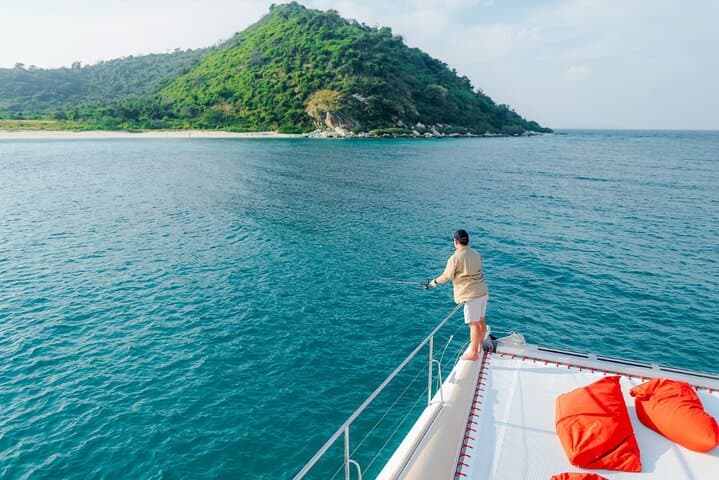 Pattaya Sunset Catamaran: Island Hopping with Lunch and Snorkel photo 4