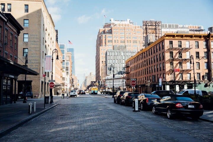 Two-Hour High Line, Hudson River & Chelsea Walking Tour — NYC Highlights photo 3