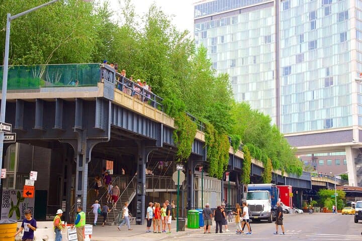 Two-Hour High Line, Hudson River & Chelsea Walking Tour — NYC Highlights photo 5