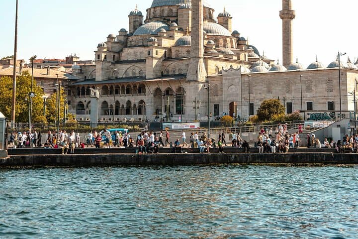 Bosphorus Cruise: Sail Between Europe and Asia on a 3‑Hour Istanbul Cruise photo 6