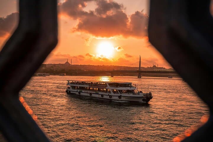 Bosphorus Cruise: Sail Between Europe and Asia on a 3‑Hour Istanbul Cruise photo 5