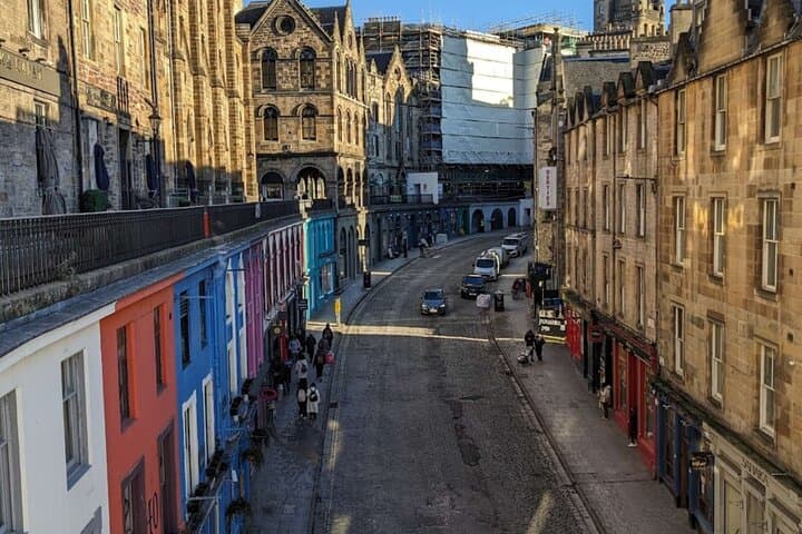 Royal Mile Audio Walking Tour — Edinburgh Castle to Holyrood Guide photo 4