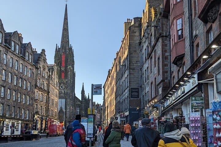 Royal Mile Audio Walking Tour — Edinburgh Castle to Holyrood Guide photo 6