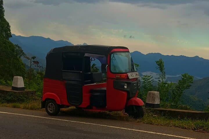 Nuwara Eliya Tuk‑Tuk Tour: Waterfalls, Tea Plantations & Mountain Views photo 3