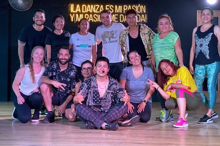 Salsa & Bachata Night: Learn to Dance with Live Concerts in Lima photo 3