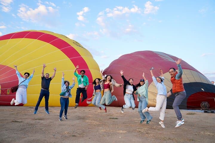 Sunrise Hot Air Balloon Over Temecula Wine Country: Flights, Views & Tips photo 5