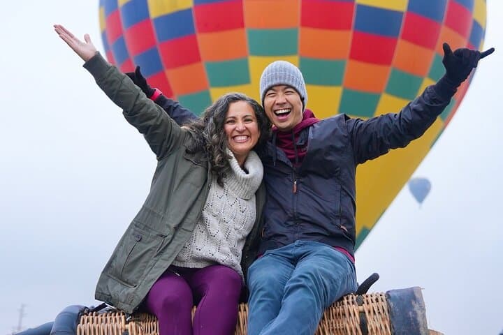 Sunrise Hot Air Balloon Over Temecula Wine Country: Flights, Views & Tips
