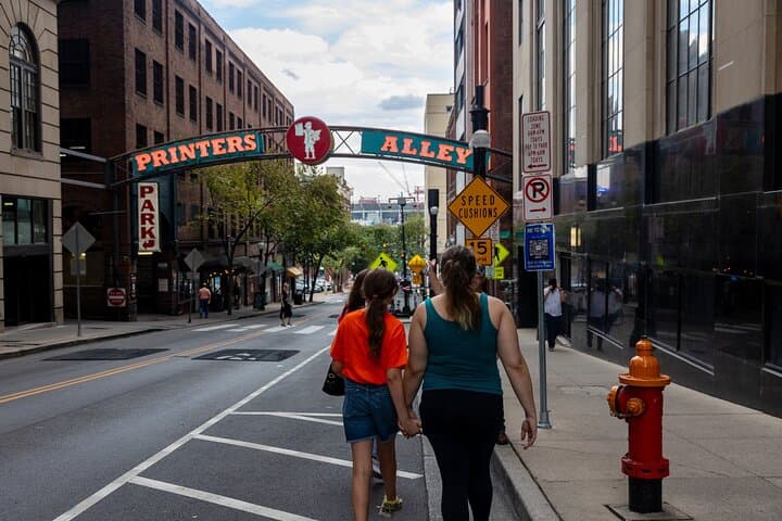 Nashville Unveiled: History, Highlights and Hacks Walking Tour photo 3