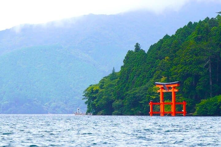 Drive and Discover Hakone: Shrine, Sekisho Checkpoint & Lake Ashi Torii