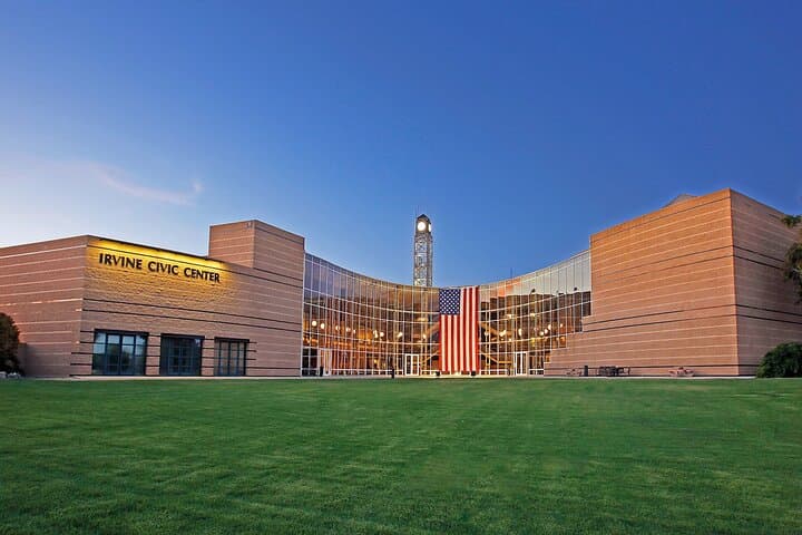 LAX to Long Beach, Hollywood & Irvine: Private 24/7 Airport Transfer photo 6